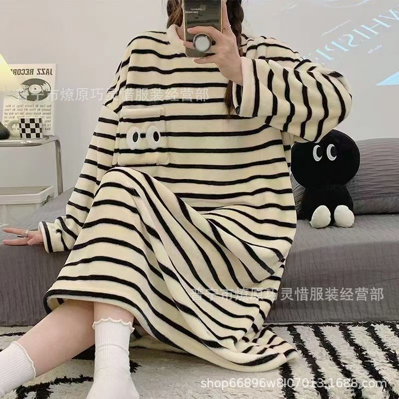 Pijamas de mujeres otoño invierno de franela lindo dibujo animado 2024 nuevo coral de lana gruesa falda cálida ropa para el hogar