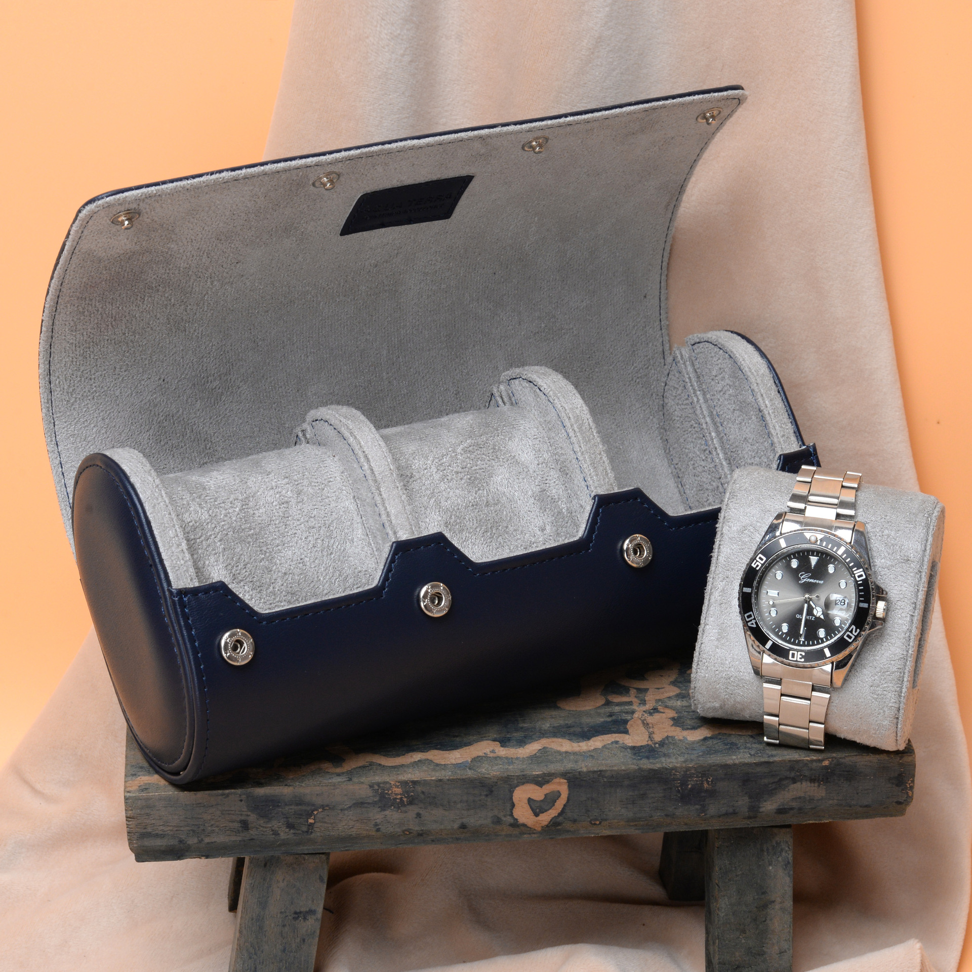 3 slots watch case (1).jpg