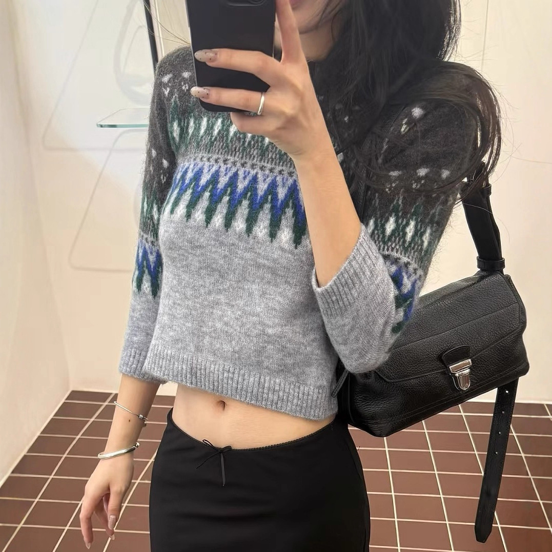 南油品质2025秋冬新款秀场同款费尔岛短款露腰针织套头羊毛毛衣女