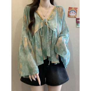 Plus Size Fat mm Unique Sequin Smudged Sunscreen Chiffon Shirt Women's Summer 2025 New V Neck Belly-Covering Shirt Top