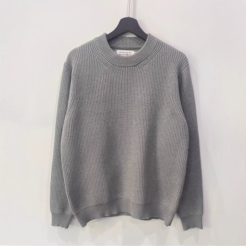 Four-Corner Stitching Style 27Yl Solid Color Four-Corner Logo Round Neck Knit Sweater Men's Pullover Loose Fit Four-Corner Stitching Style 27Yl Solid Color Four-Corner Logo Round Neck Knit Sweater Men's Pullover Loose Fit