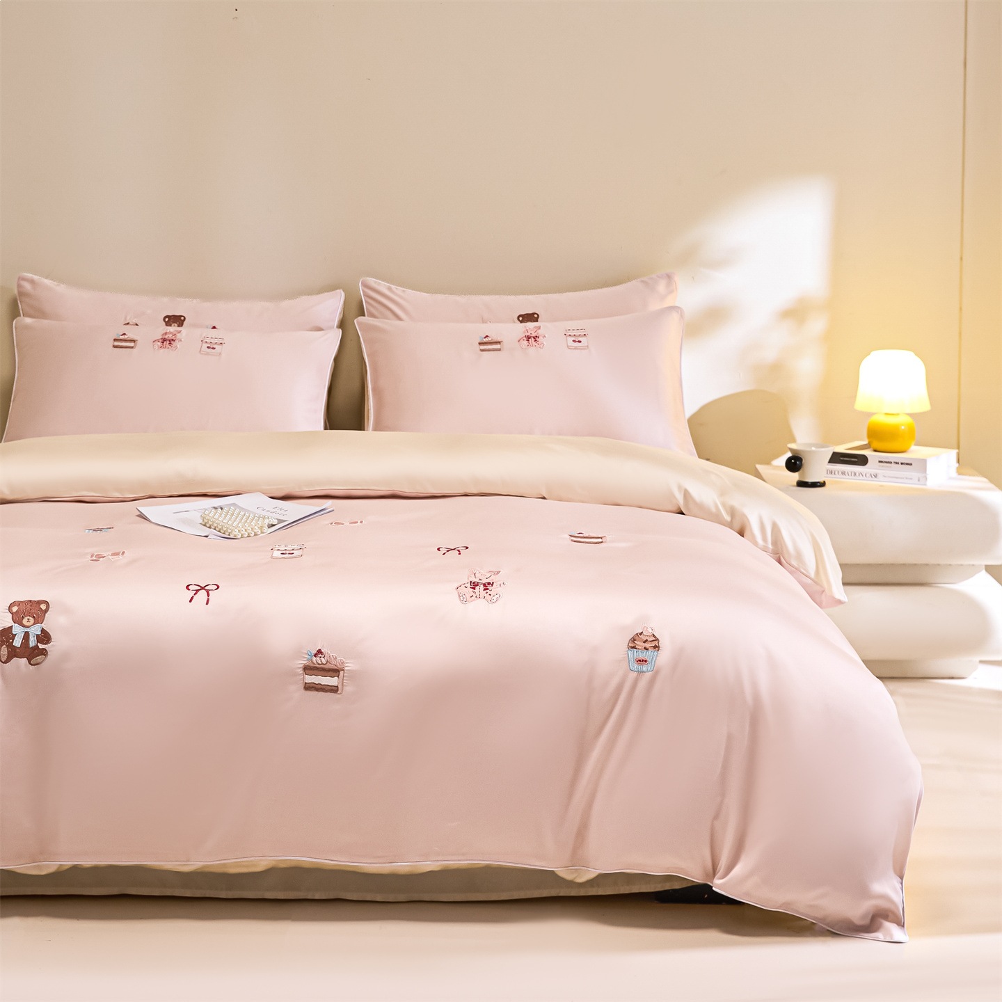 Eiskalter Tencel Bettdeckenbezug Mit Bestickung Und Garnitur_voghion.com
