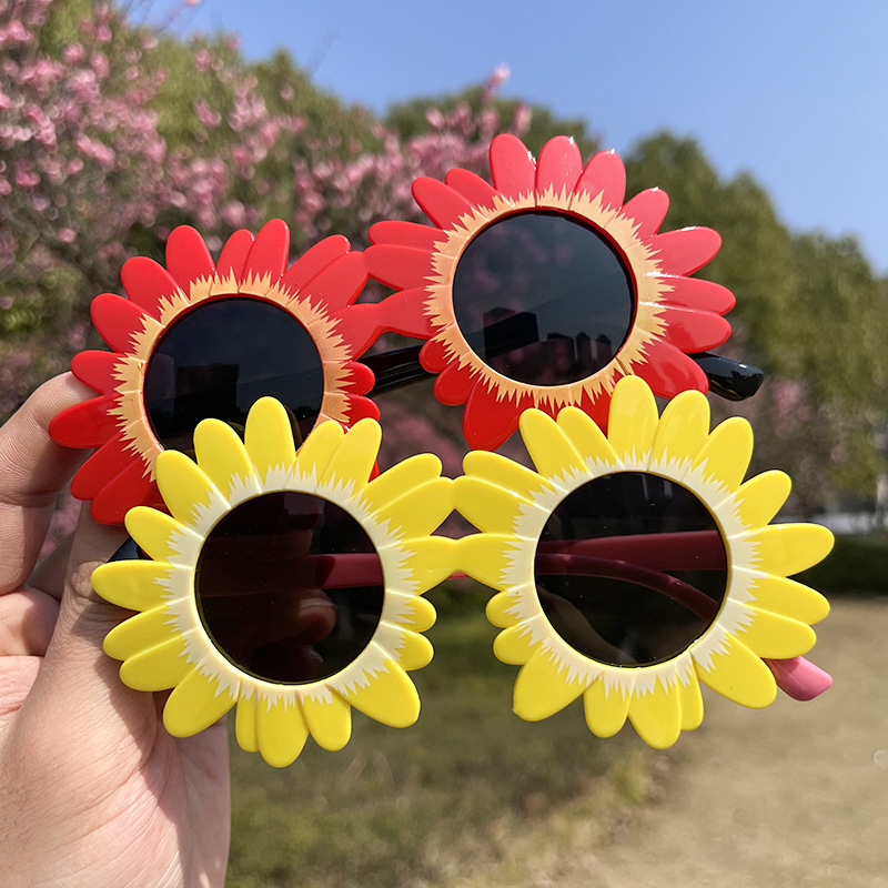 Sunglasses in the shape of sunflowers, sunflower children's sunglasses, unisex sunglasses, exaggerated and funny, for performance and play.
