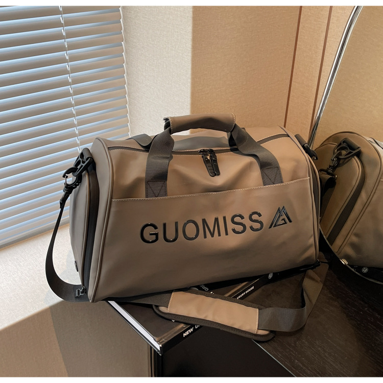 Hochwertige, multifunktionale Reise-Sporttasche für Herren mit großem Fassungsvermögen und separater Aufbewahrungsmöglichkeit für trockene und nasse Gegenstände._voghion.com