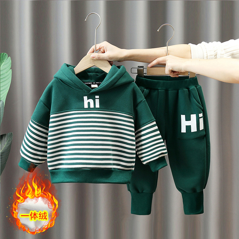 6368 Traje de terciopelo para niños, otoño e invierno engrosado, terciopelo integrado, estilo occidental, nueva ropa de invierno para niños, marea cálida de invierno