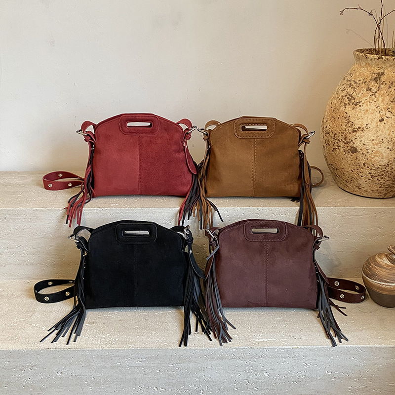 2025 New Autumn and Winter Suede Fashion Retro Women's Bag Simple Shoulder Crossbody Bag Texture Casual Tassel Bag 2025 New Autumn and Winter Suede Fashion Retro Women's Bag Simple Shoulder Crossbody Bag Texture Casual Tassel Bag