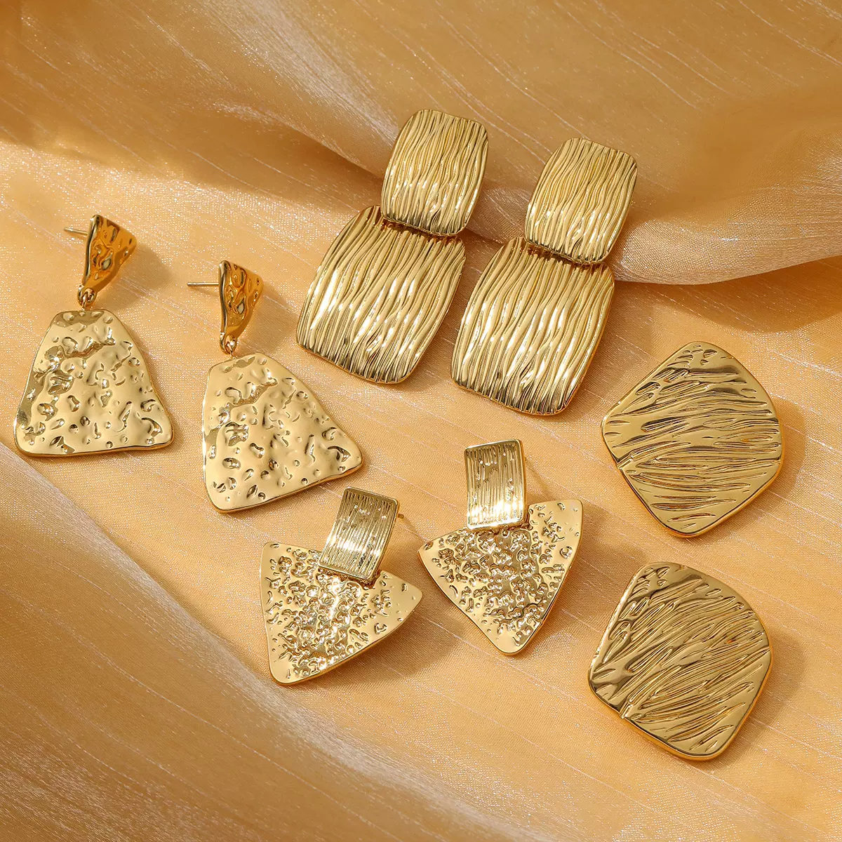 INS新款方形褶皱纹理钛钢耳环百搭18K金不掉色三角形不锈钢耳饰女