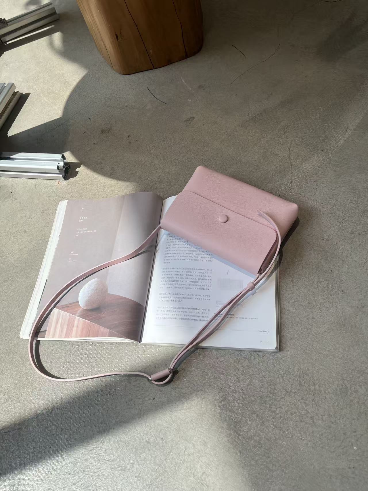 2026 Spring/Summer New Minimalist Single Shoulder Crossbody Bag For Women, Fashion Cowhide Commuter Phone Bag, Designer Handbag - Thumbnail 7