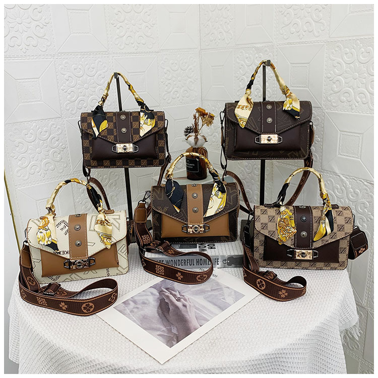 551g Weight Synthetic Leather Lining Material Flip Cover Closure Type Single Shoulder Strap Strap Type Handbag Bags Type Women's Small All Seasons Pu Leather Solid Color Streetwear Square Flip Cover Handbag