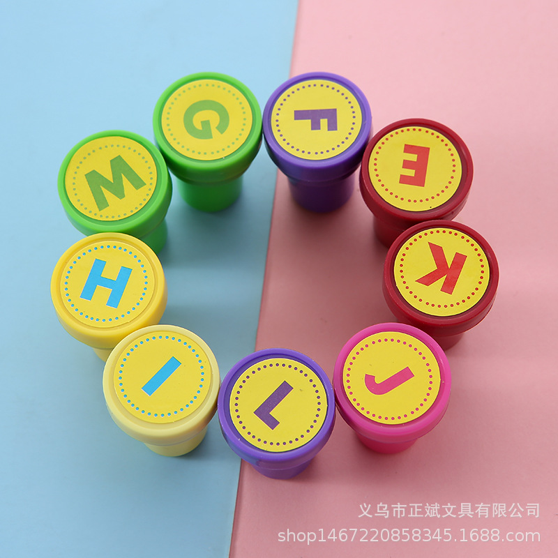 26 letras y números niños de juguete sello traje color grifo agua sello
