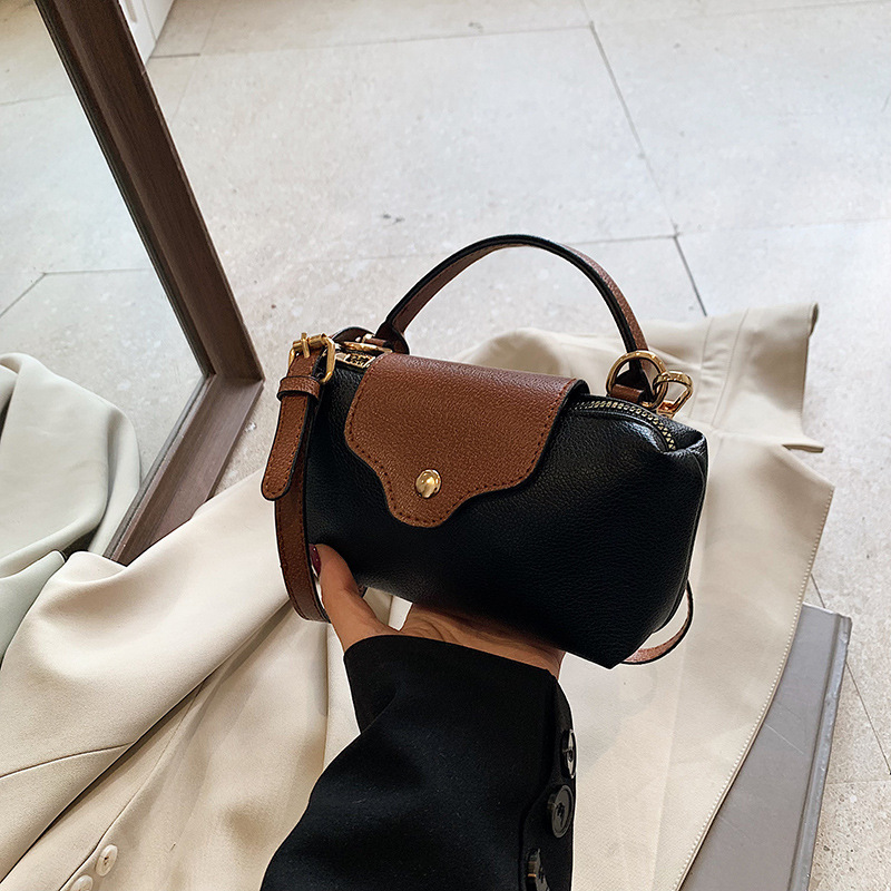 Nueva moda de ocio y moda 2025 simple Pu mujeres de color sólido bolso cuadrado de mano bajo la axila