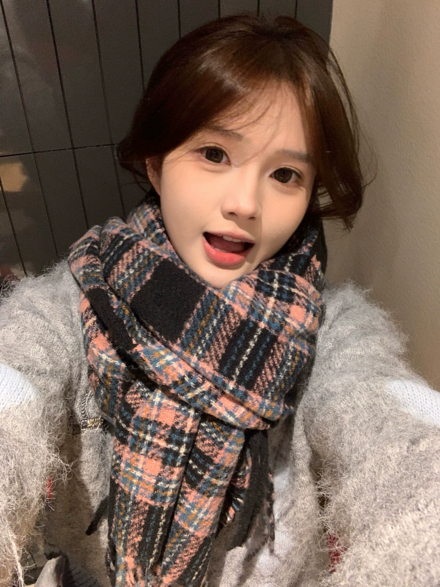 Winter scarf, universal keep warm atmospheric cloak with tassels for elementary school students for beloved, Korean style