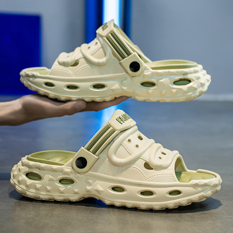 Sandalias de verano para hombres, zapatillas de playa con sentido de mierda, sandalias de alta gama de fondo grueso de doble uso para hombres que conducen al trabajo