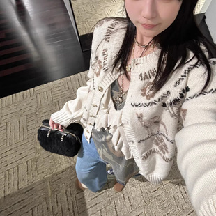 ���͸߶�����С���L��ѩ��С¹�ع��Ứ�y�z�������A�Ië���_��Ů