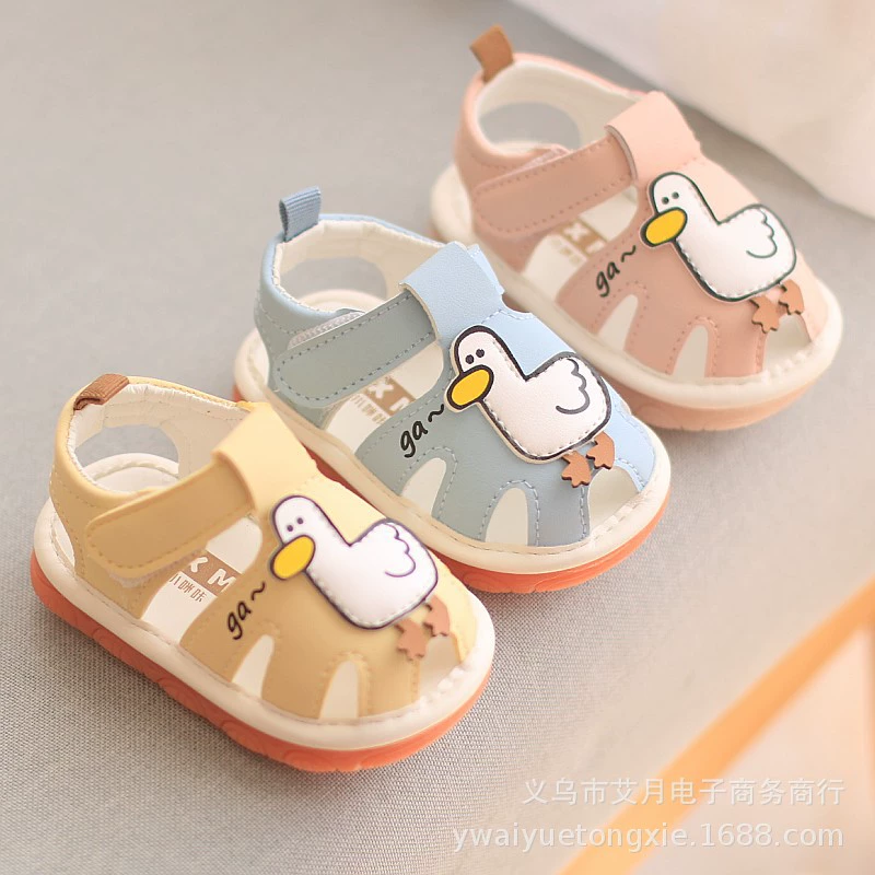 Летняя обувь для маленьких девочек обувь принцессы для маленьких детей обувь для малышей с мягкой подошвой для мальчиков От 0 до 1 года 3 детская обувь с криками будет звенеть