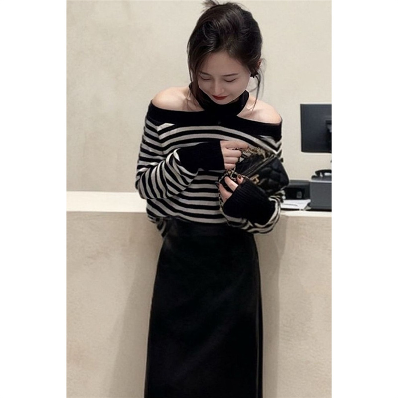 挂脖一字肩条纹针织衫女2025新款秋冬时髦洋气高级感露肩长袖上衣