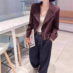 2024年秋のコートの女性カーディガンの短いスエードの韓国版の学院の風のコートのファッション的な長袖の洋風のコート