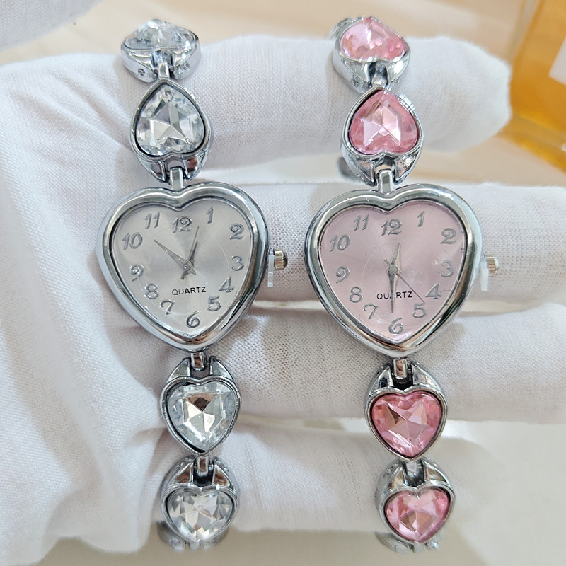 Cross-Border New Model High-End Heart-Shaped Diamond-Encrusted Women's Watch, Niche Fashion, High-Value Student Wristwatch, Bracelet, Women's Watch