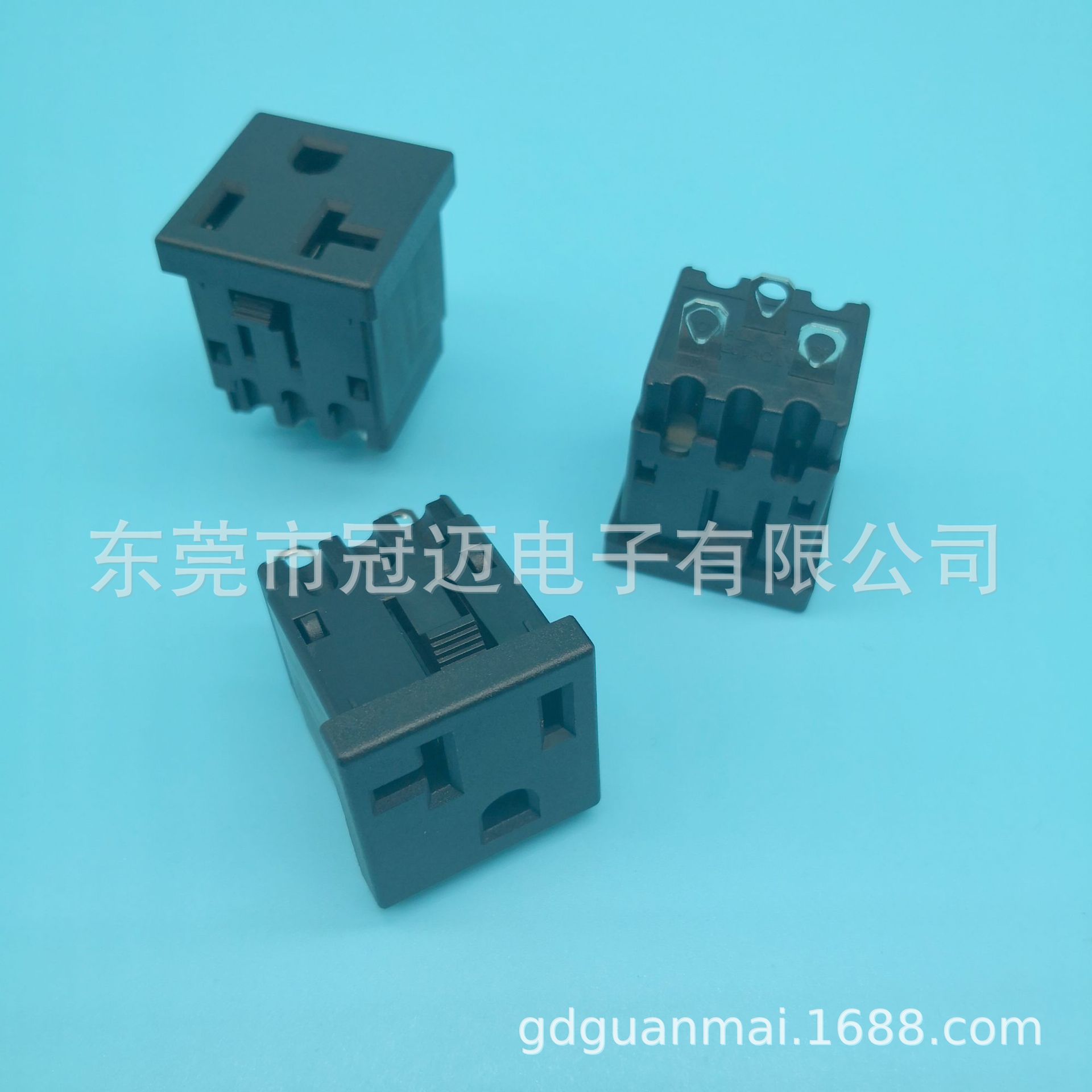 BT-US3 美标 美式 美规三孔电源插座 储能 PDU 排插 桌面输入 20A