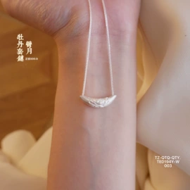 手镯;吊坠;手链