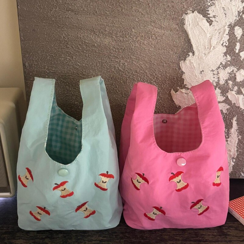 Sweet and girly apple canvas bag for women, 2026 summer new model, high aesthetic value, trendy casual handbag