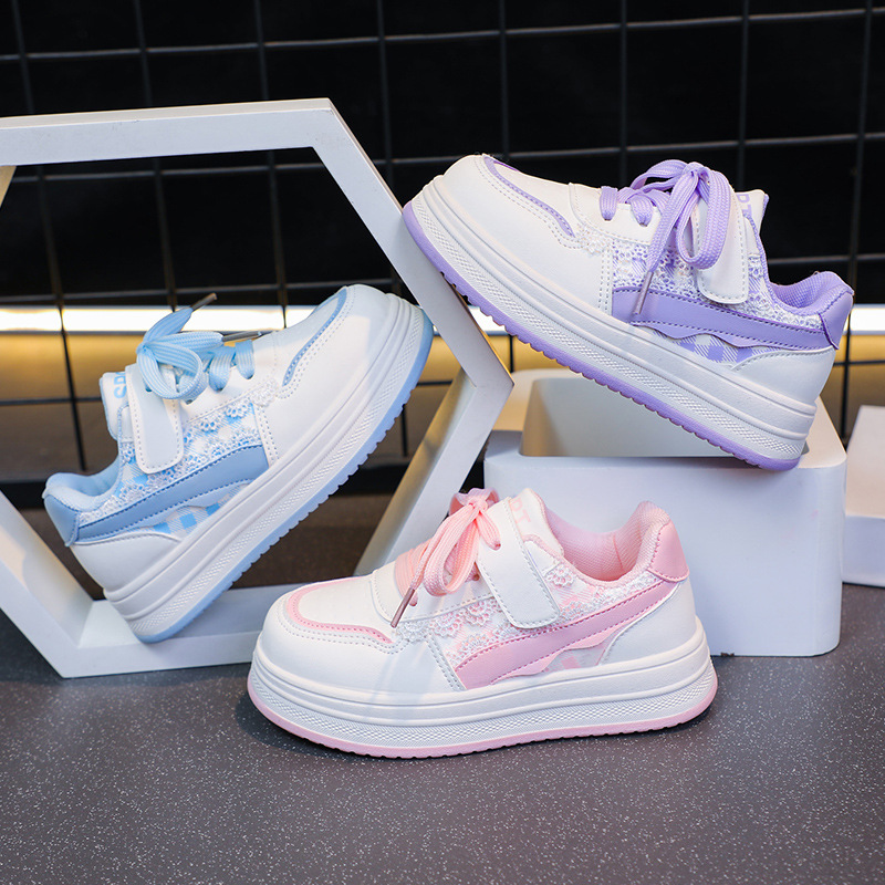 Zapatillas casuales para niñas 2025 primavera y otoño nuevo estilo cuero zapatos deportivos para niños y estudiantes moda para niñas zapatos blancos marea