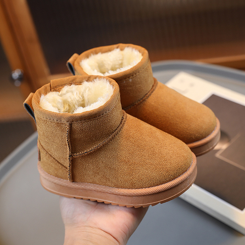 儿童雪地靴2025冬季保暖新款女童加绒短靴男童加厚棉靴宝宝保暖鞋
