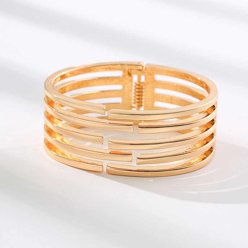 Simple Multi-layer Opening Bracelet Geometric Hollow Wide-brimmed Alloy Bracelet display picture 3