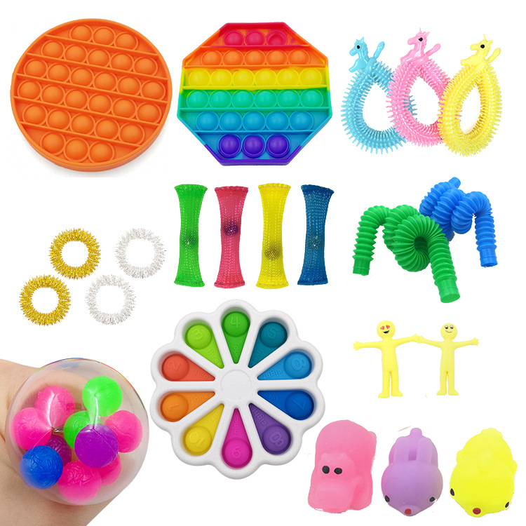 Decompression toy set rodent pioneer DIY combination key chain shrink tube decompression puzzle board game spot wholesale