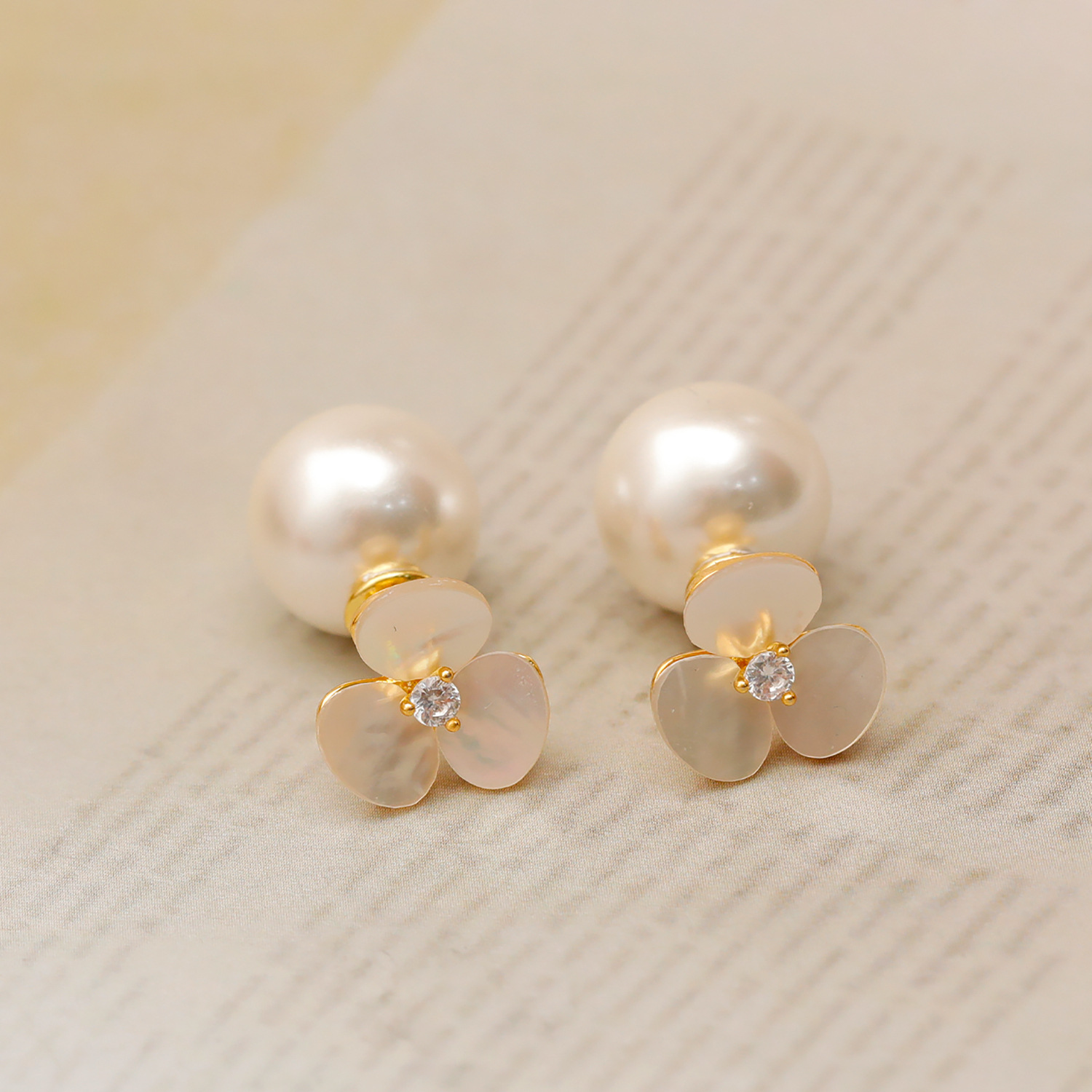 Fresh summer universal fashionable earrings pearl