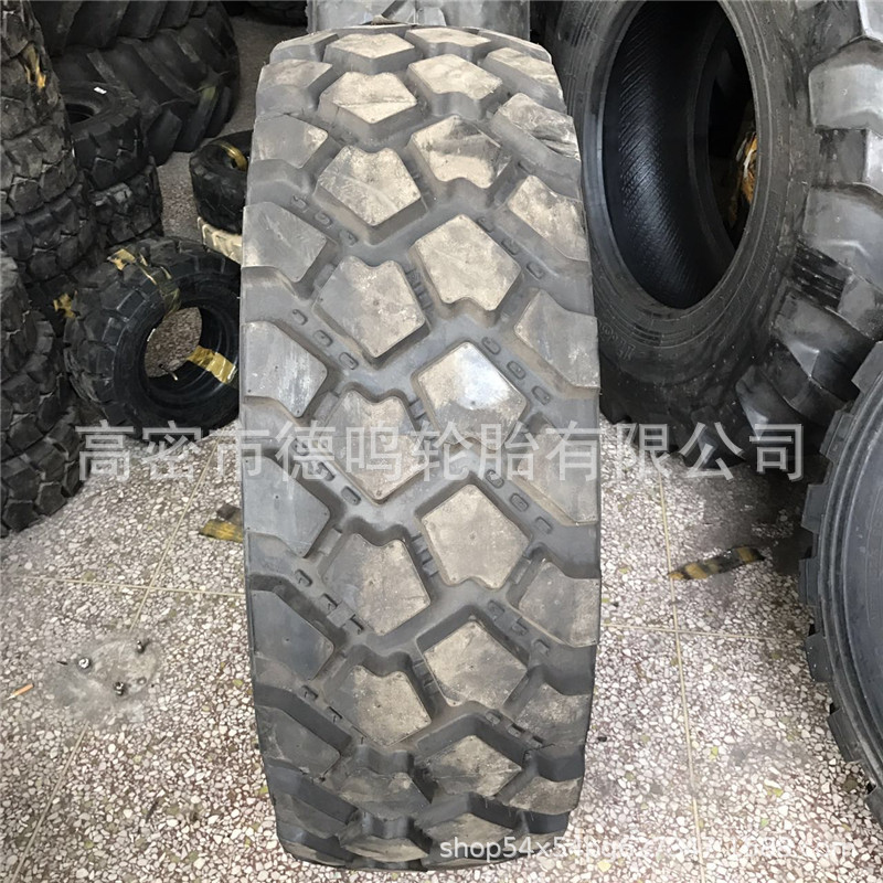 Suministro de fábrica triángulo grúa neumático 365/80R20 neumático de camión nuevo