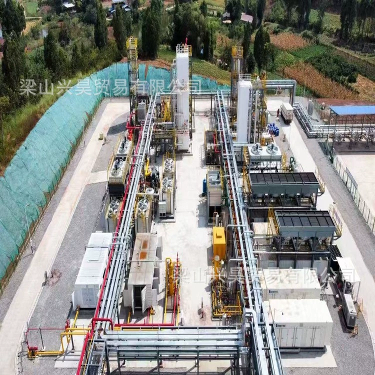 Установка для сжижения природного газа на мобильной платформе, входное давление сырого газа 4,0~5,2 МПа, температура 45°C ℃