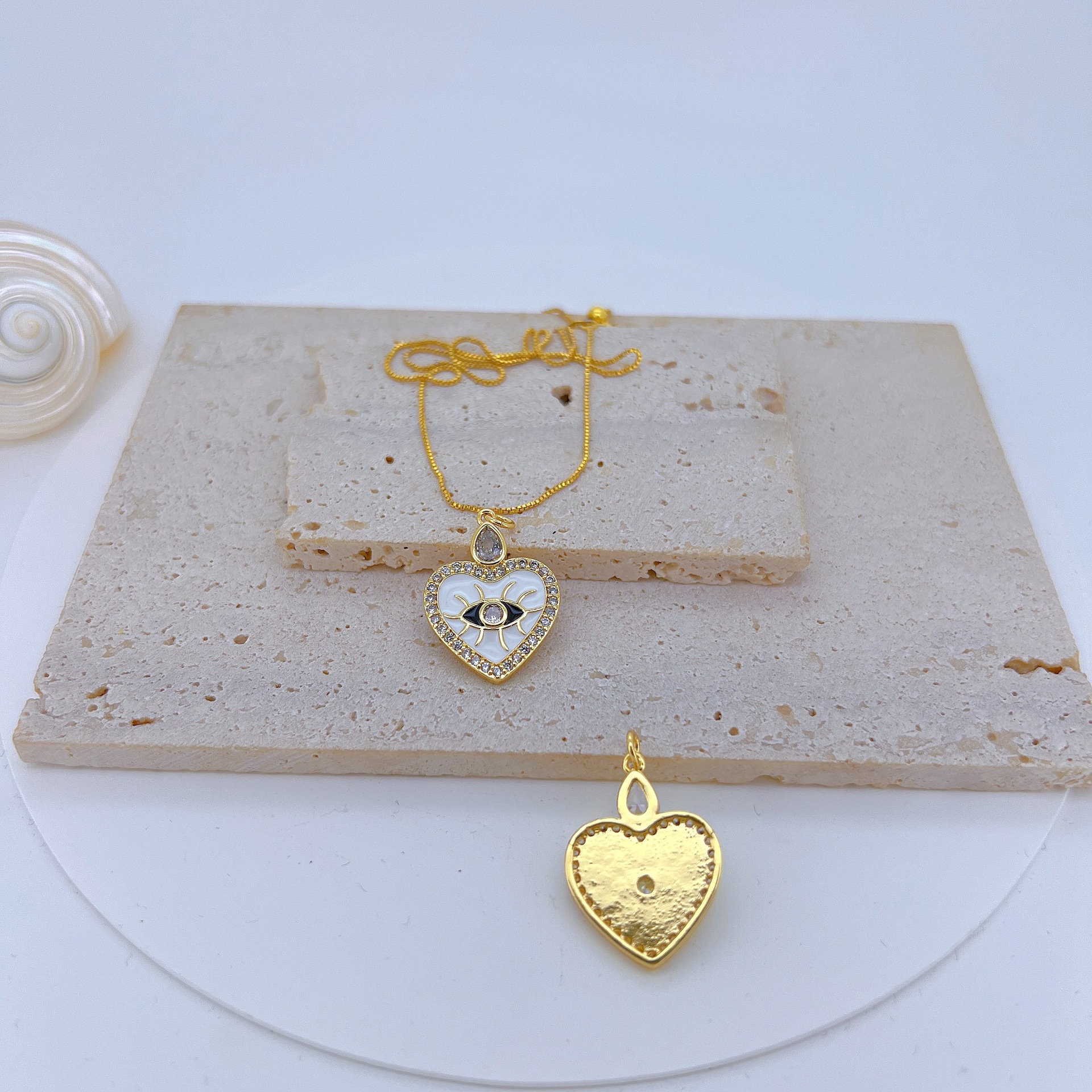 4g Weight Pendant Jewelry Making Type 20 * 25mm Jewelry Making Size Zircon Inlay Material DIY Jewelry Accessories Classification 1 Piece Quantity Copper Material Devil's Eye, Heart Shape Pattern All Seasons Season Plating Design Simple Style Style 1 Piece 20 * 25mm Copper Zircon Devil's Eye Heart Shape Pendant 5