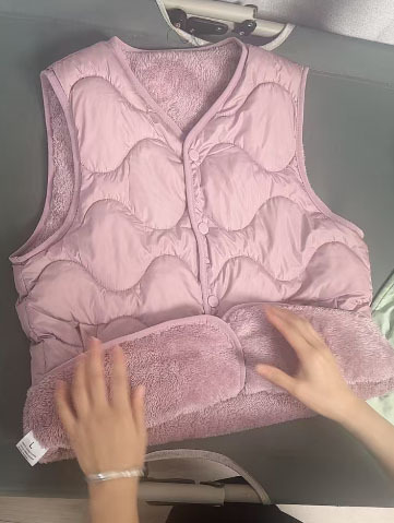 2025 New Autumn and Winter Fashionable Velvet and Cotton Vests for Men and Women, Short Warm Back Couple Vests and Cotton Jackets 2