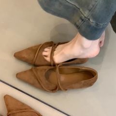 韓国版の女性用通勤用小型革靴、レトロで多用途な女性用のポインテッドトゥの浅い靴、2025年の新しいスタイル