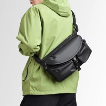 斜挎包2025新款男士机能风时尚休闲单肩包大容量通勤包旅游运动包