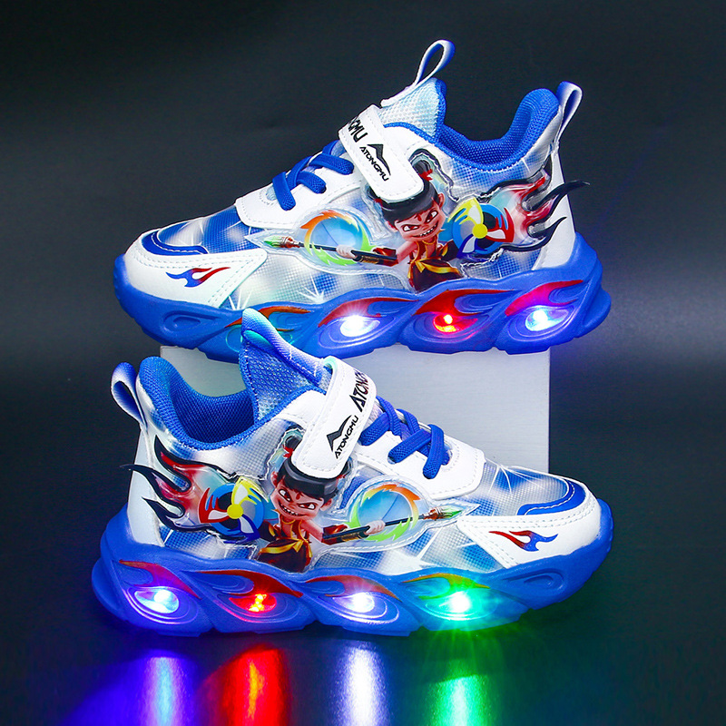 批发哪吒带灯儿童运动鞋2025春秋新款网面皮面男童防滑软底跑步鞋