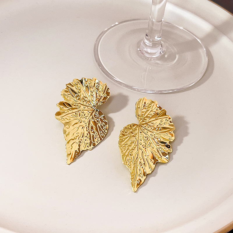 Leaf Pattern Women'S Gender 1 Pair Exaggerated Fashion Punk Leaf Metal Iron Women'S Earrings Ear Studs