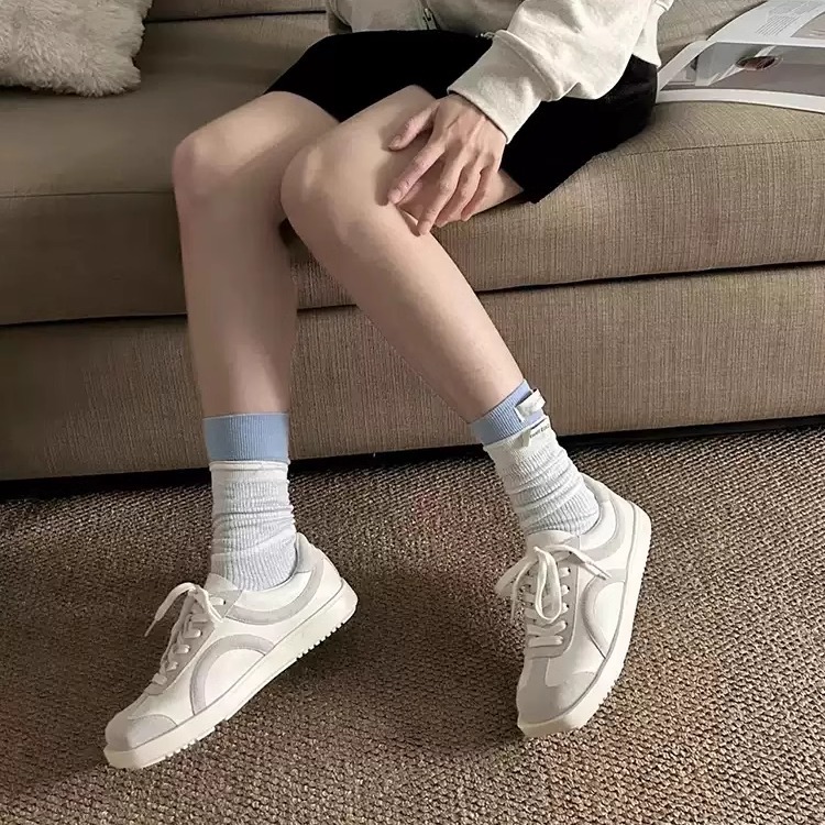 Li Landi mismo estilo choco asimétrico cuadrado redondo cabeza alemana zapatos de entrenamiento mujer 2025 primavera y verano nuevas zapatillas casuales retro