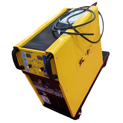 equipment sent to the port, Car jack