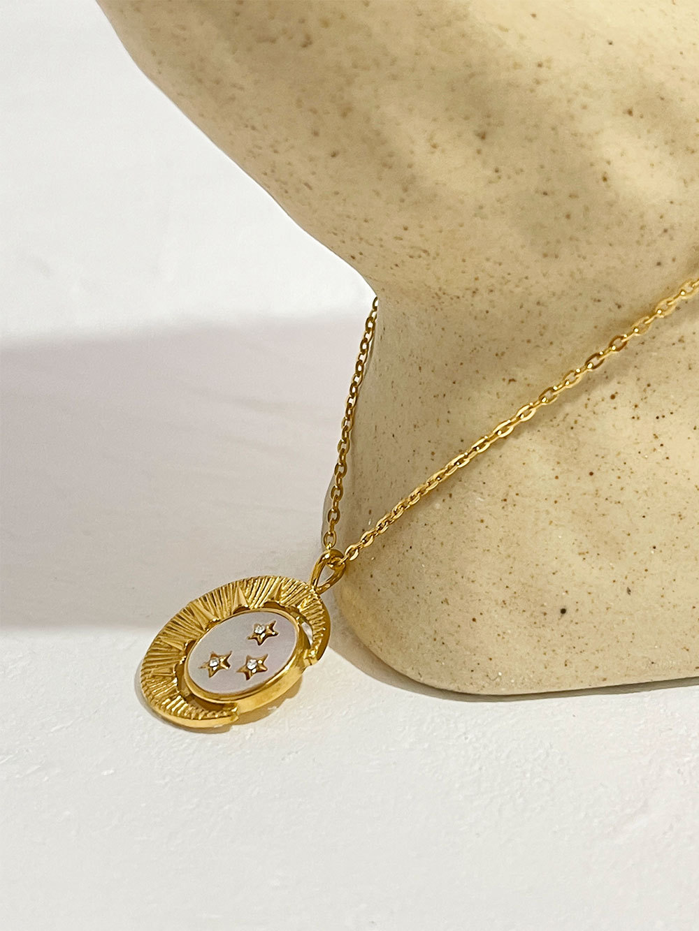 Simple Style Star Moon Stainless Steel Plating Inlay Rhinestones Shell Pendant Necklace 1 Piece