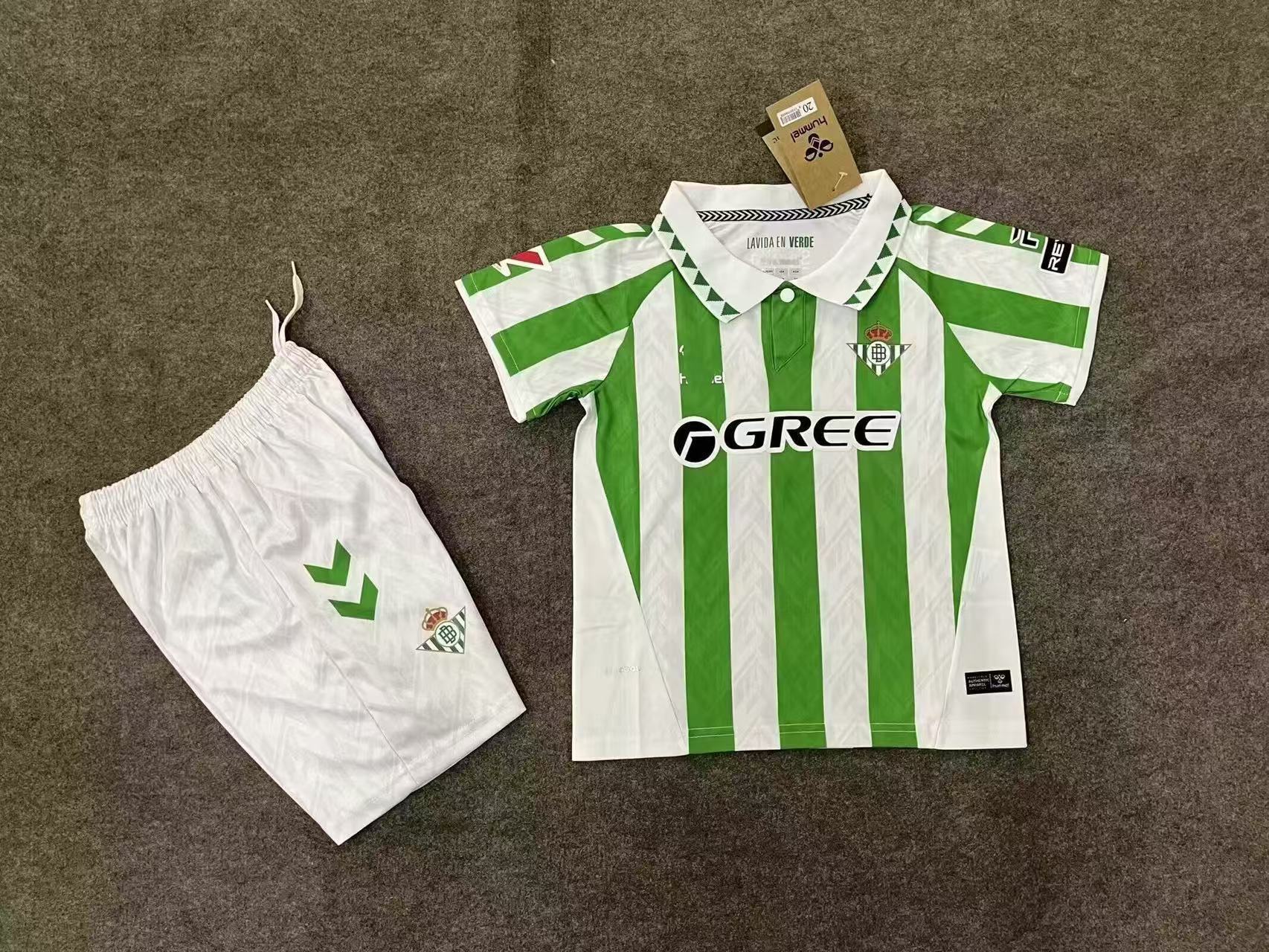 2425 Betis en casa / 16