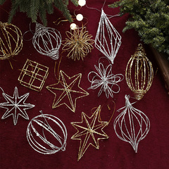 新しい金粉入り鉄製立体異形クリスマスボール飾り クリスマスツリー吊り下げ飾り 雰囲気作り用品