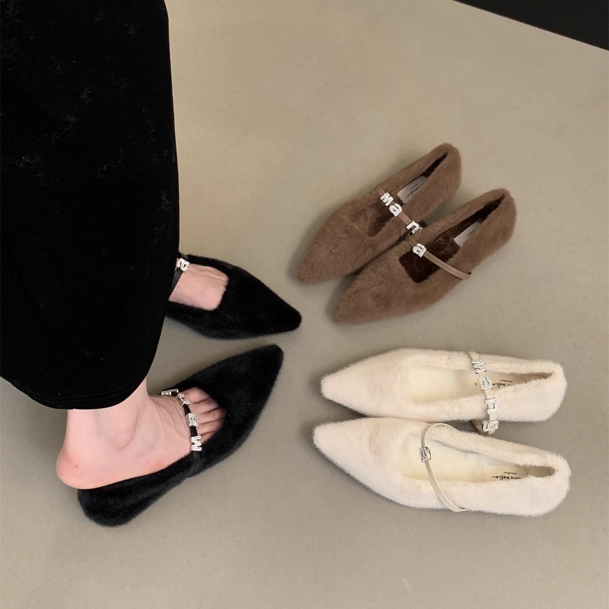 2023 Autunno/inverno Nuova edizione coreana a punta acqua diamante scarpe di peluche per le donne con peluche e stile fata suola piatta scarpe singole_voghion.com