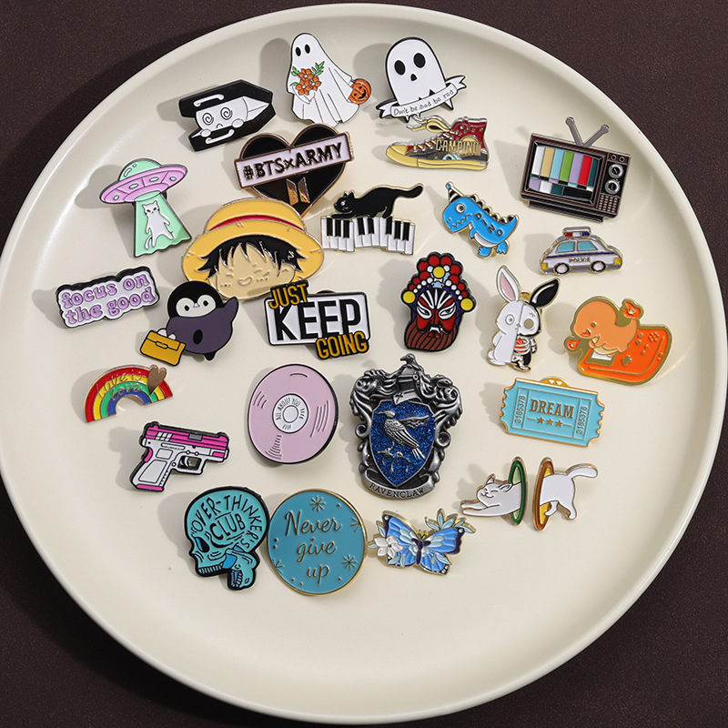 Broche de dibujos animados multi-estilo de lote mixto broche aleatorio ciego caja de entrega no recoger estilo 10-50 piezas conjunto traje al por mayor