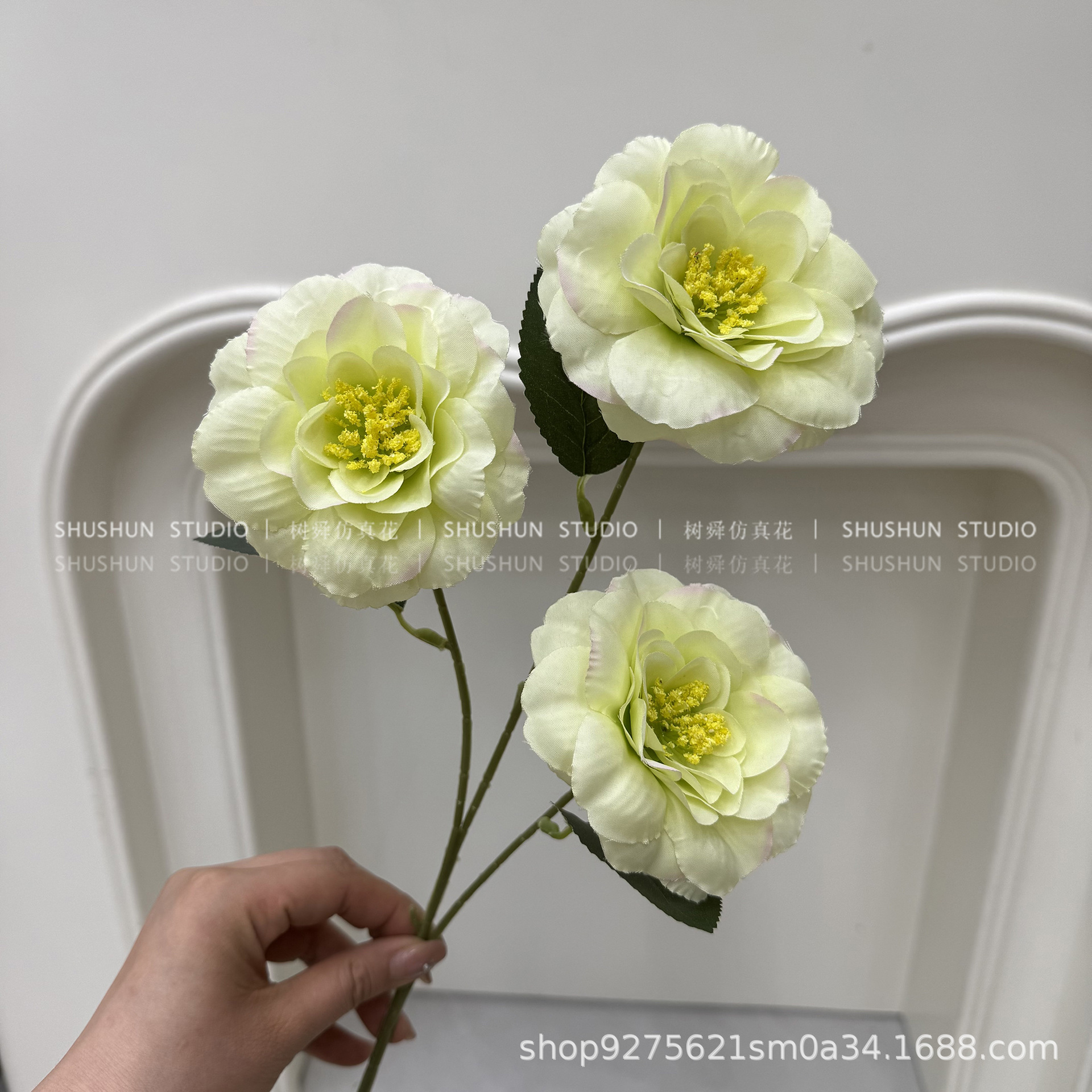 3 cabezas de rosa gardenia-verde claro