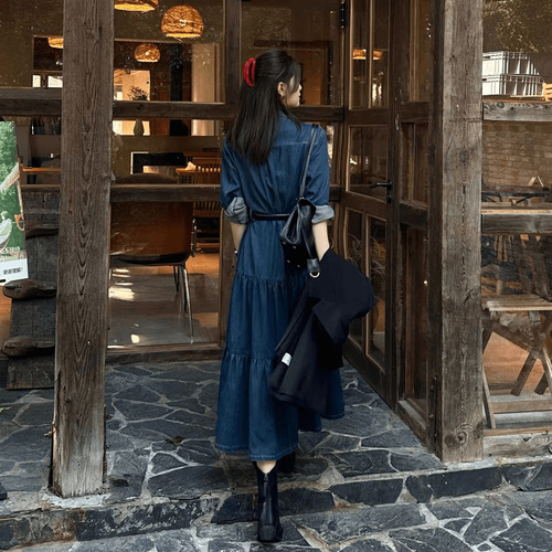 Retro temperament denim shirt dress for women with waist waist to show slimming and large swing long dress for early autumn new light luxury high-end women's wear