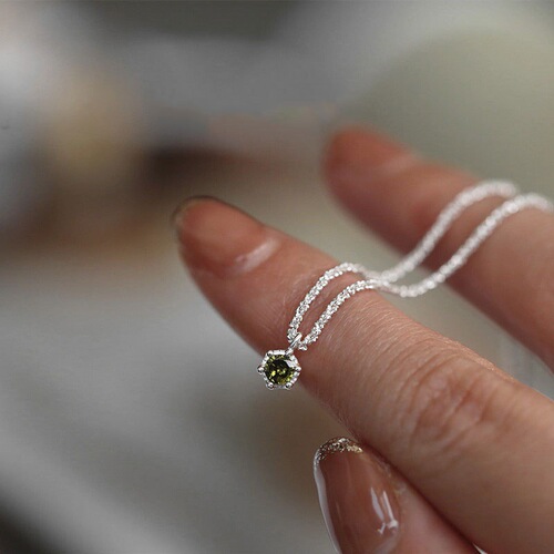 Suchuang Italian olive green mini pendant 925 sterling silver necklace zircon clavicle chain versatile simple ins