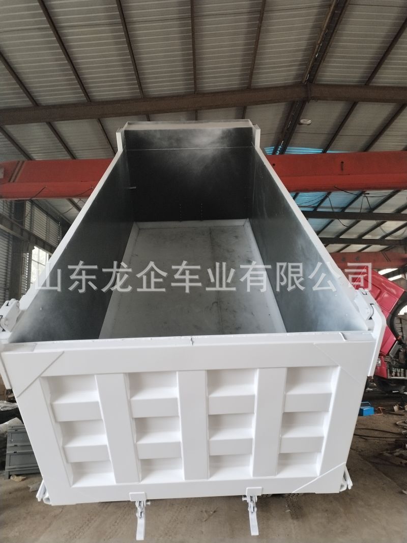 Exporting to Central Asia and Africa, Howo Rear Eight-Wheel Engineering Vehicle, Sinotruk Howo 6*4 Dump Truck Factory