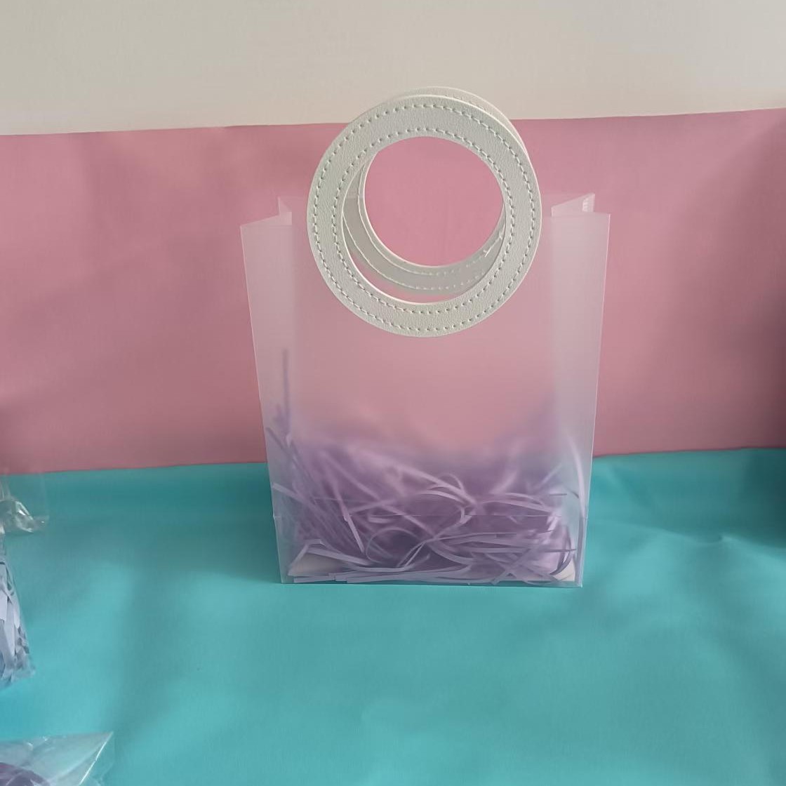 pp现货透明磨砂皮革手提礼品袋婚庆喜糖定制礼物化妆袋伴手礼节日